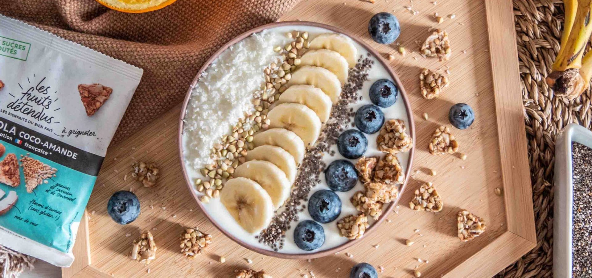 Bowl de petit déjeuner au yaourt et fruits frais